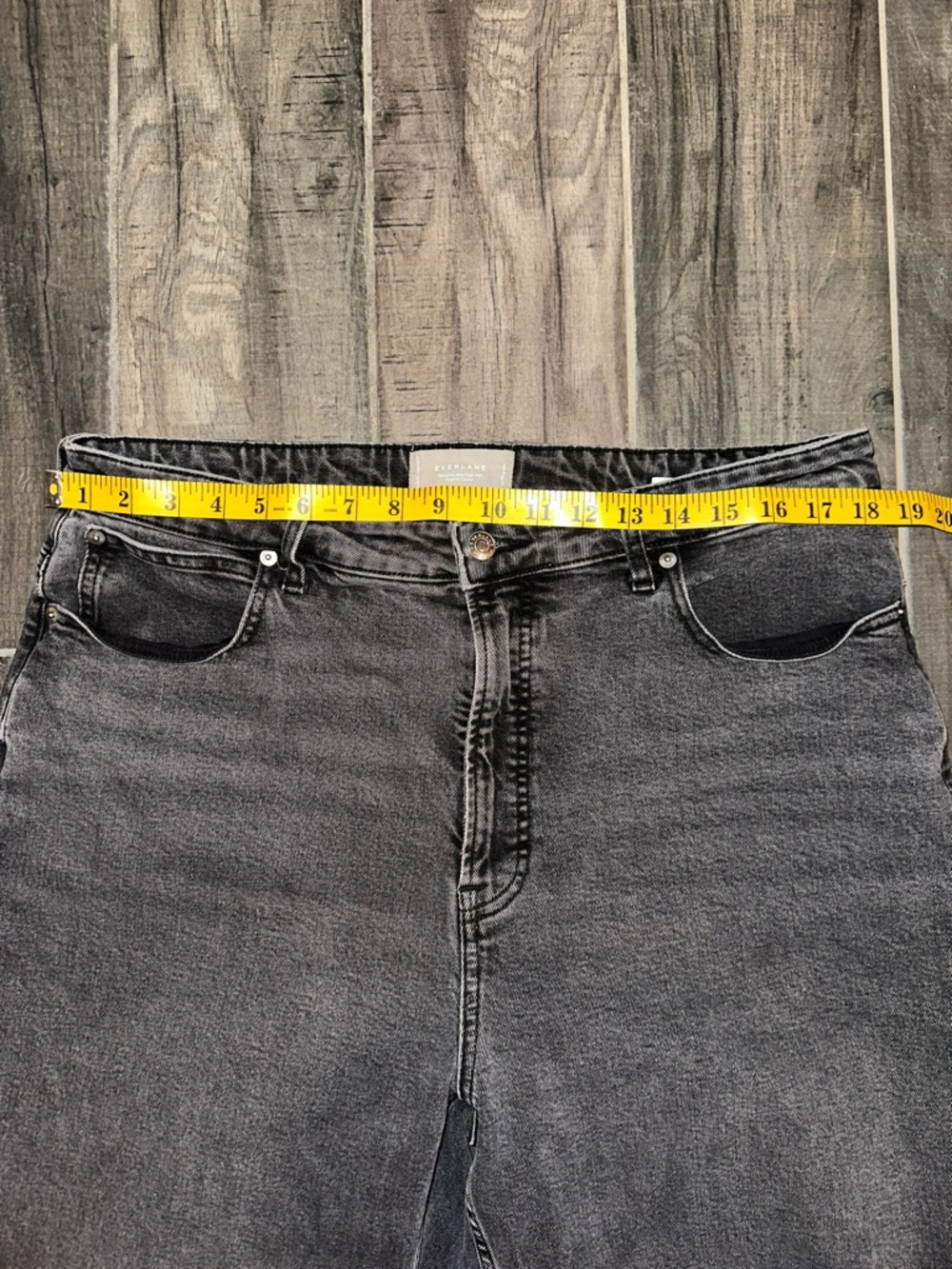 Everlane Curvy Way-High Jeans - Picture 9 of 11